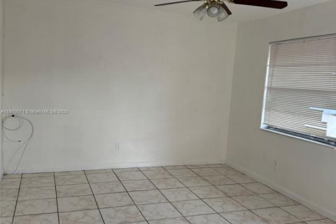 Appartement à louer à Hialeah, Floride: 2 chambres № 1966375 - photo 5