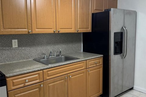 Appartement à louer à Hialeah, Floride: 2 chambres № 1966375 - photo 3