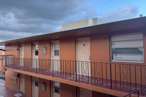 Appartement à louer à Hialeah, Floride: 2 chambres № 1966375 - photo 17