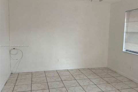 Appartement à louer à Hialeah, Floride: 2 chambres № 1966375 - photo 6