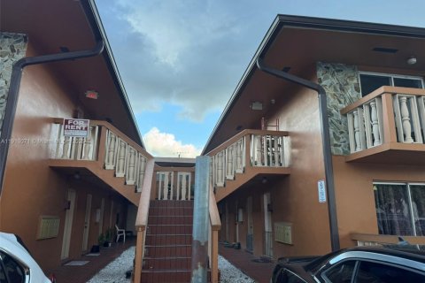 Appartement à louer à Hialeah, Floride: 2 chambres № 1966375 - photo 1