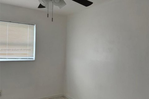 Appartement à louer à Hialeah, Floride: 2 chambres № 1966375 - photo 13
