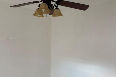 Appartement à louer à Hialeah, Floride: 2 chambres № 1966375 - photo 11