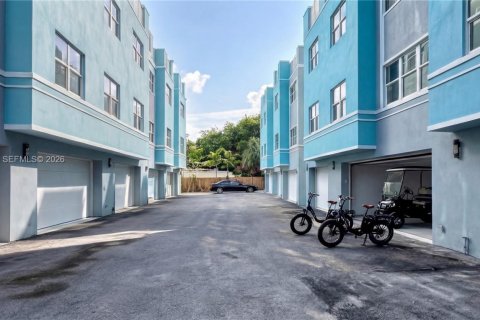 Touwnhouse à louer à Fort Lauderdale, Floride: 3 chambres № 2064417 - photo 19