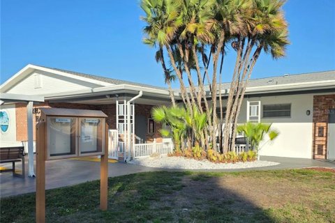 Condo in Saint Petersburg, Florida, 1 bedroom  № 2233038 - photo 17