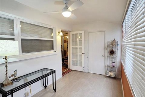 Condo in Saint Petersburg, Florida, 1 bedroom  № 2233038 - photo 15