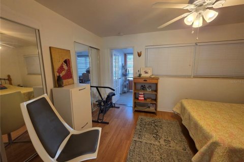 Condo in Saint Petersburg, Florida, 1 bedroom  № 2233038 - photo 14
