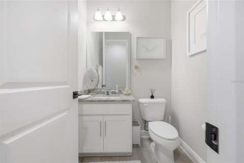 House in Winter Garden, Florida 7 bedrooms, 438.5 sq.m. № 2102118 - photo 22