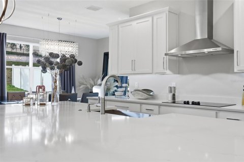 House in Winter Garden, Florida 7 bedrooms, 438.5 sq.m. № 2102118 - photo 2