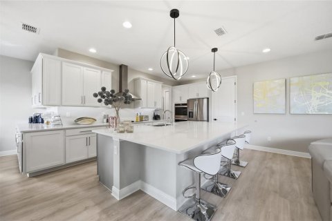 House in Winter Garden, Florida 7 bedrooms, 438.5 sq.m. № 2102118 - photo 16