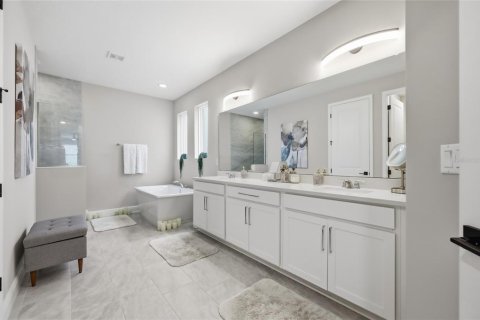 House in Winter Garden, Florida 7 bedrooms, 438.5 sq.m. № 2102118 - photo 26