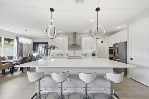 House in Winter Garden, Florida 7 bedrooms, 438.5 sq.m. № 2102118 - photo 3