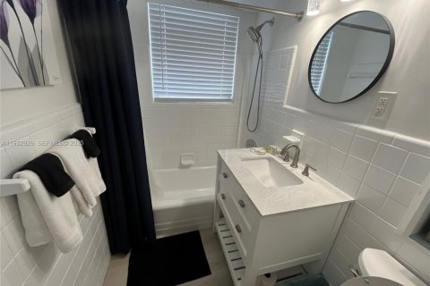 Снять в аренду кондоминиум в Форт-Лодердейл, Флорида 1 спальня, 69.49м2, № 1991037 - фото 13