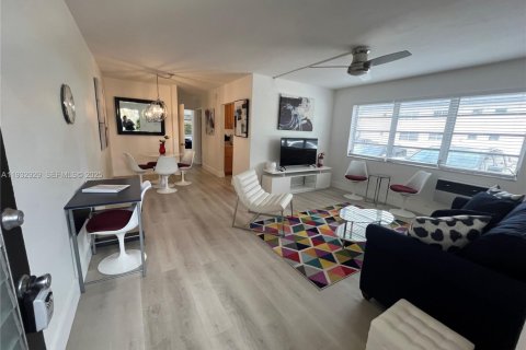 Снять в аренду кондоминиум в Форт-Лодердейл, Флорида 1 спальня, 69.49м2, № 1991037 - фото 9