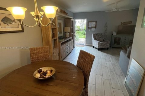 Снять в аренду кондоминиум в Форт-Лодердейл, Флорида 1 спальня, 69.49м2, № 1991037 - фото 10