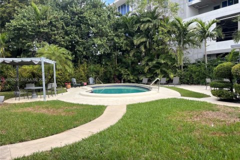 Снять в аренду кондоминиум в Форт-Лодердейл, Флорида 1 спальня, 69.49м2, № 1991037 - фото 17