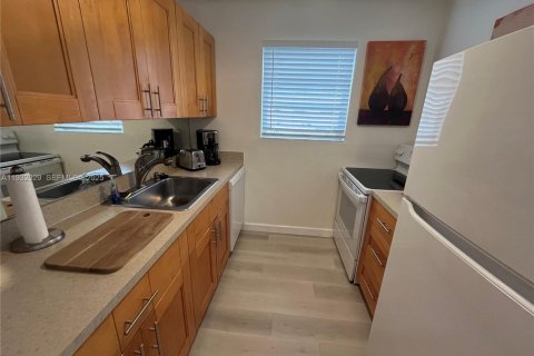 Снять в аренду кондоминиум в Форт-Лодердейл, Флорида 1 спальня, 69.49м2, № 1991037 - фото 6