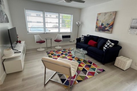 Снять в аренду кондоминиум в Форт-Лодердейл, Флорида 1 спальня, 69.49м2, № 1991037 - фото 4