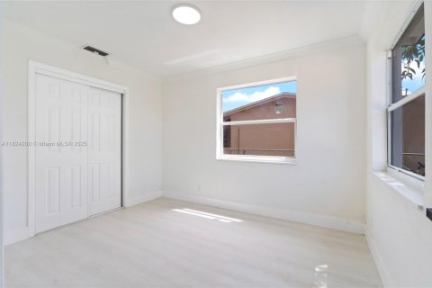 House in Delray Beach, Florida 3 bedrooms, 90.95 sq.m. № 1791010 - photo 5