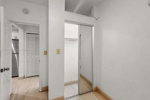 Casa en alquiler en Miami, Florida, 1 dormitorio, 46.45 m2 № 1995052 - foto 10