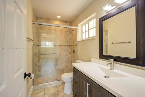 Adosado en venta en Coral Gables, Florida, 6 dormitorios, 305.09 m2 № 1945000 - foto 14