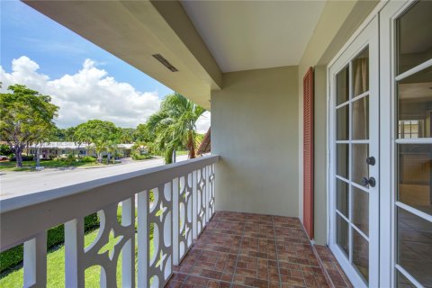 Adosado en venta en Coral Gables, Florida, 6 dormitorios, 305.09 m2 № 1945000 - foto 4