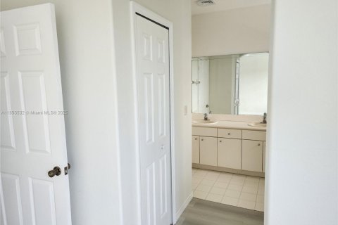 Touwnhouse à louer à Homestead, Floride: 3 chambres, 146.04 m2 № 1945545 - photo 25