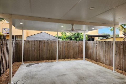 Touwnhouse à louer à Homestead, Floride: 3 chambres, 146.04 m2 № 1945545 - photo 8