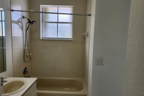 Touwnhouse à louer à Homestead, Floride: 3 chambres, 146.04 m2 № 1945545 - photo 26