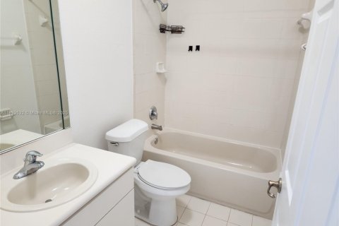 Touwnhouse à louer à Homestead, Floride: 3 chambres, 146.04 m2 № 1945545 - photo 21