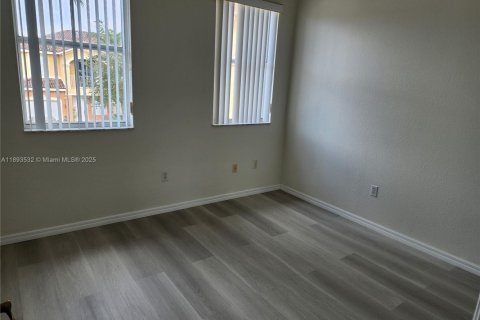 Touwnhouse à louer à Homestead, Floride: 3 chambres, 146.04 m2 № 1945545 - photo 23