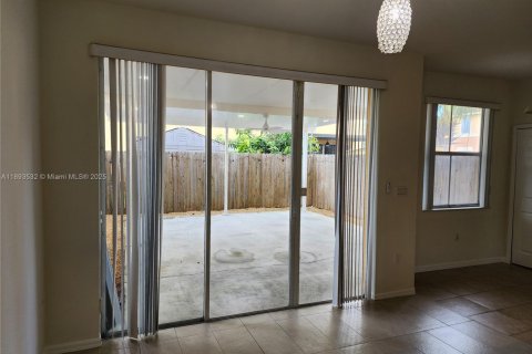 Touwnhouse à louer à Homestead, Floride: 3 chambres, 146.04 m2 № 1945545 - photo 15