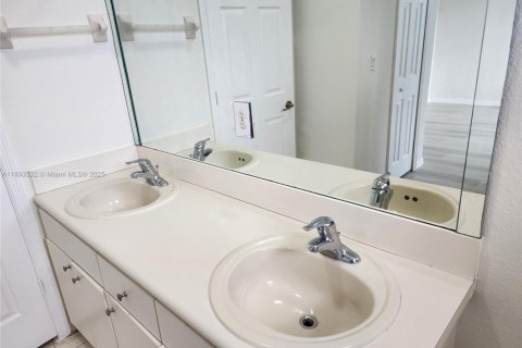 Touwnhouse à louer à Homestead, Floride: 3 chambres, 146.04 m2 № 1945545 - photo 27