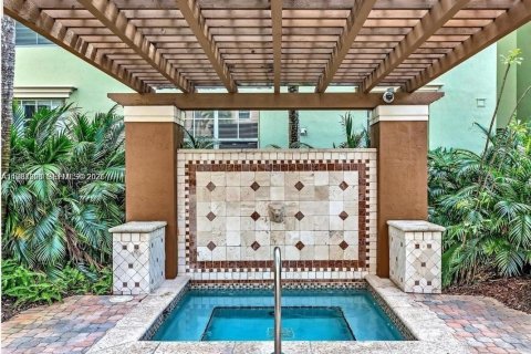 Condominio en alquiler en Hollywood, Florida, 2 dormitorios, 104.98 m2 № 2240547 - foto 17