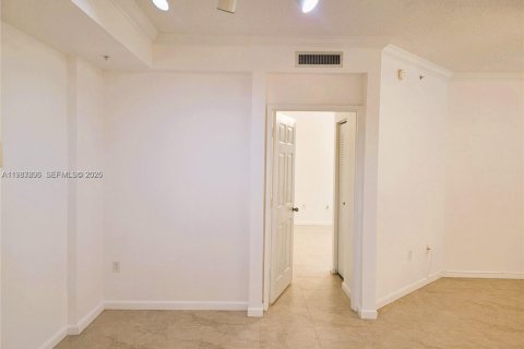 Condominio en alquiler en Hollywood, Florida, 2 dormitorios, 104.98 m2 № 2240547 - foto 6