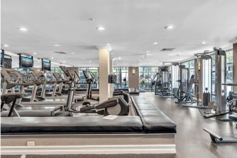 Condominio en alquiler en Hollywood, Florida, 2 dormitorios, 104.98 m2 № 2240547 - foto 16