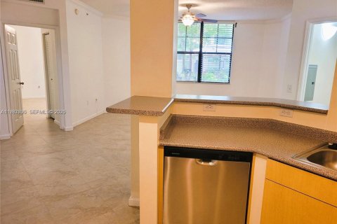 Condominio en alquiler en Hollywood, Florida, 2 dormitorios, 104.98 m2 № 2240547 - foto 3