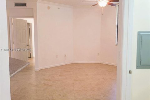 Condominio en alquiler en Hollywood, Florida, 2 dormitorios, 104.98 m2 № 2240547 - foto 7