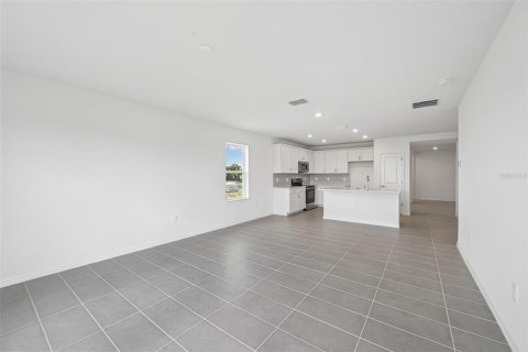 House in Palmetto, Florida 4 bedrooms, 225.2 sq.m. № 2210666 - photo 8