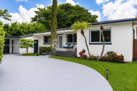 House in Miami, Florida 3 bedrooms, 127.37 sq.m. № 2087147 - photo 7