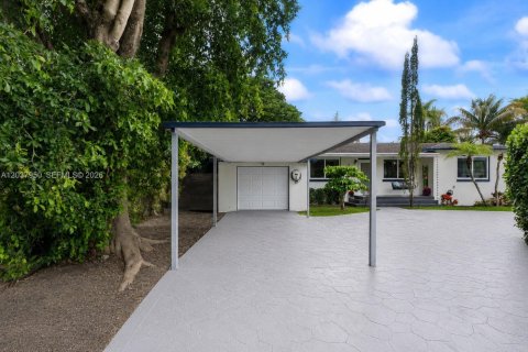 House in Miami, Florida 3 bedrooms, 127.37 sq.m. № 2087147 - photo 10