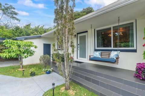 House in Miami, Florida 3 bedrooms, 127.37 sq.m. № 2087147 - photo 5