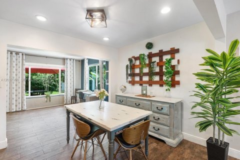 House in Miami, Florida 3 bedrooms, 127.37 sq.m. № 2087147 - photo 16