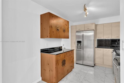 Condominio en venta en Miami Beach, Florida, 2 dormitorios, 123.19 m2 № 1776416 - foto 9