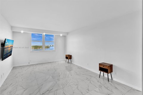 Condominio en venta en Miami Beach, Florida, 2 dormitorios, 123.19 m2 № 1776416 - foto 22
