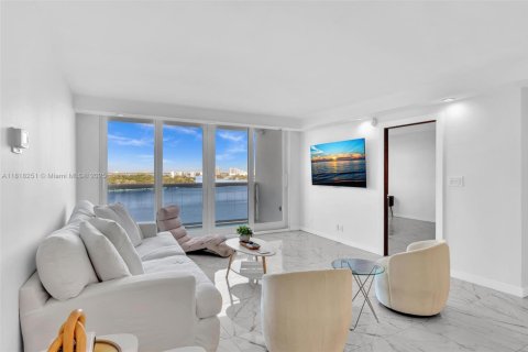 Condominio en venta en Miami Beach, Florida, 2 dormitorios, 123.19 m2 № 1776416 - foto 17
