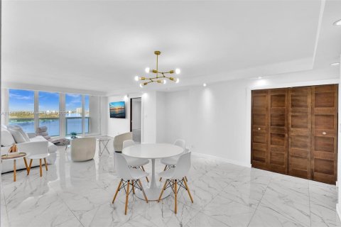 Condominio en venta en Miami Beach, Florida, 2 dormitorios, 123.19 m2 № 1776416 - foto 14