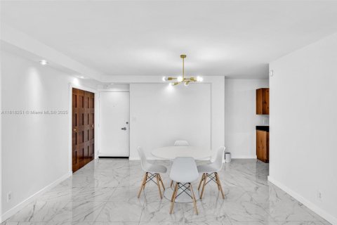 Condominio en venta en Miami Beach, Florida, 2 dormitorios, 123.19 m2 № 1776416 - foto 19