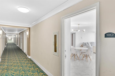 Condominio en venta en Miami Beach, Florida, 2 dormitorios, 123.19 m2 № 1776416 - foto 4