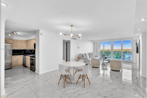 Condominio en venta en Miami Beach, Florida, 2 dormitorios, 123.19 m2 № 1776416 - foto 6